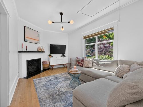 3730 Windsor St, Vancouver, BC, V5V4N7 | Card Image