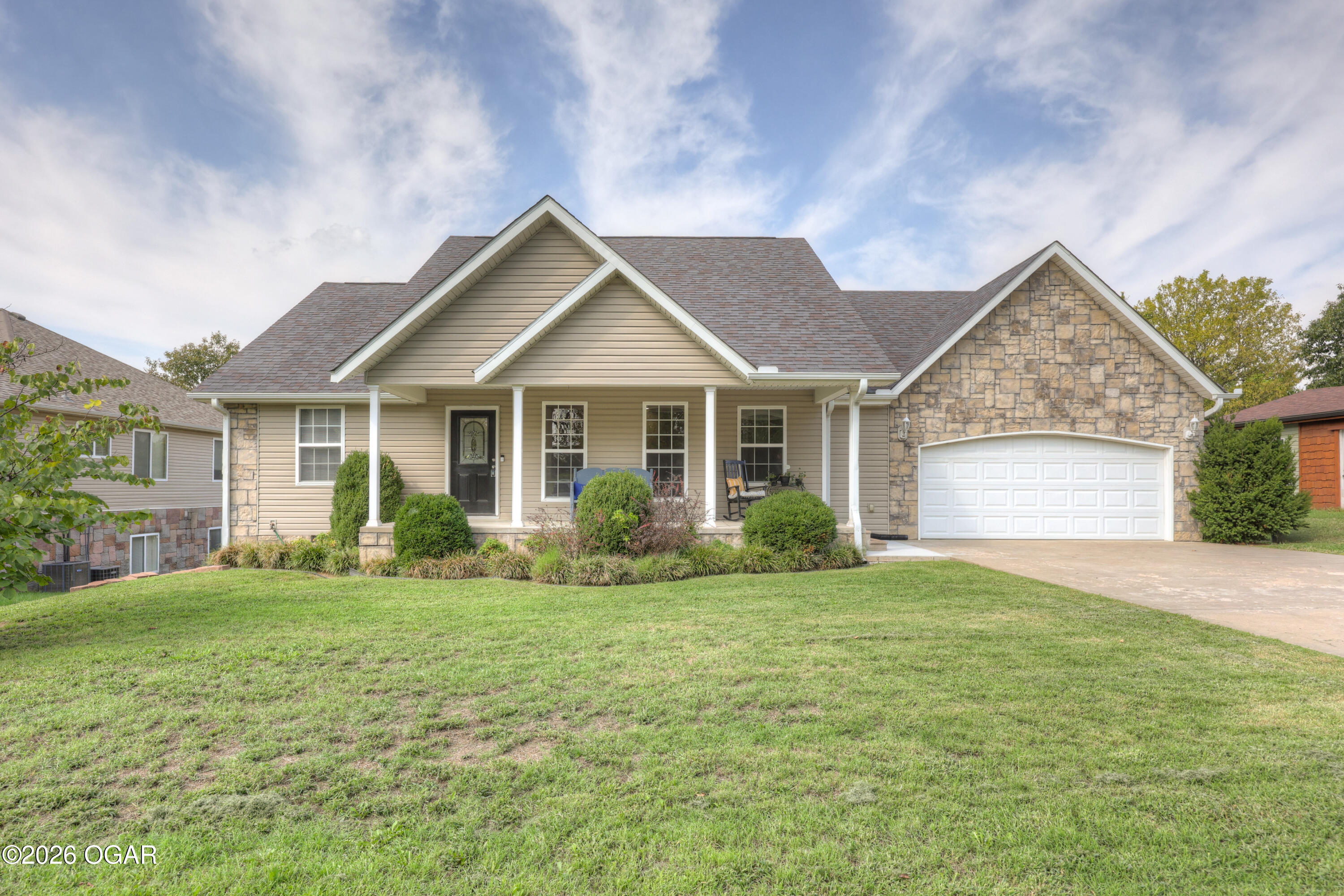 906 Joanne Dr, For Sale in Webb City - eXp Realty