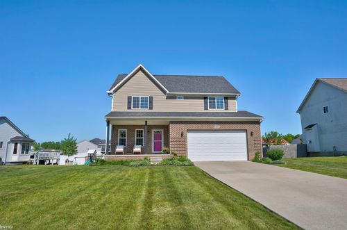 8101 Peninsula Cir, Grand Blanc, MI, 48439-7268 | Card Image