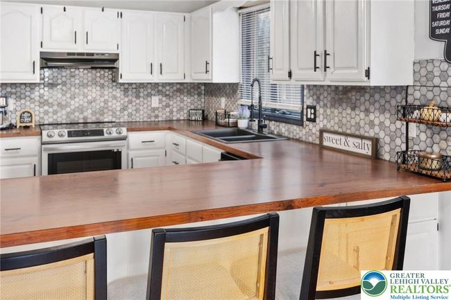 64 Autumn Ln, House other with 3 bedrooms, 2 bathrooms and null parking in Jim Thorpe PA | Image 41