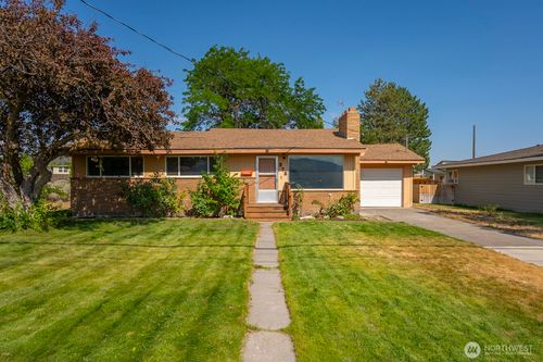 272 D St Se, Ephrata, WA, 98823-1938 | Card Image