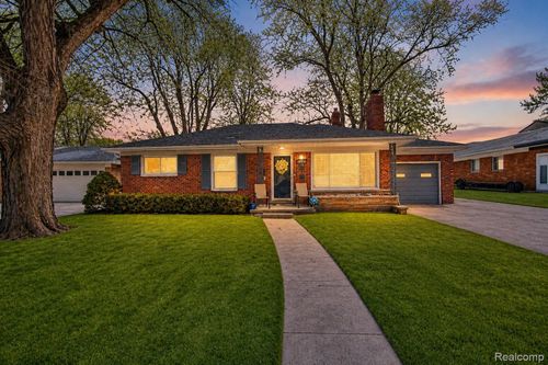 20924 Bon Brae St, Saint Clair Shores, MI, 48081-1883 | Card Image
