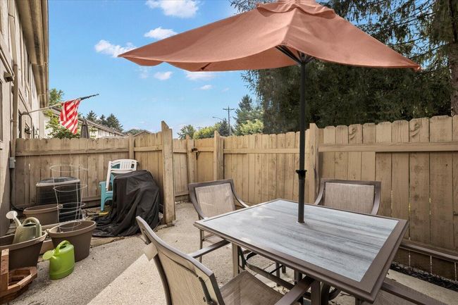 6121 Stornoway Dr S, Condo with 2 bedrooms, 2 bathrooms and null parking in Columbus OH | Image 25