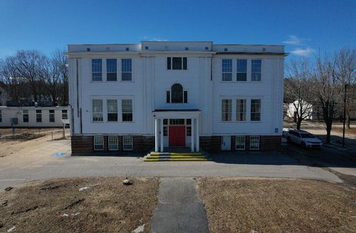 85 Pleasant Street, Oxford, ME, 04270 | Card Image