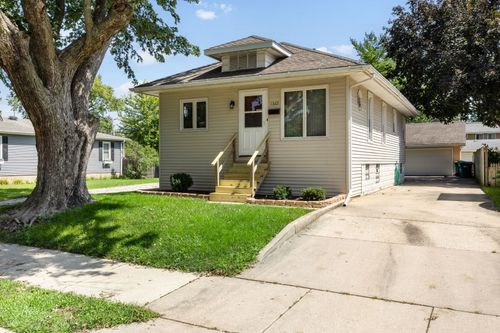 1322 N Prairie Ave, Joliet, IL, 60435-4124 | Card Image
