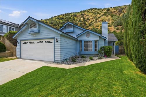 32367 Mustang Dr, Castaic, CA, 91384-3052 | Card Image