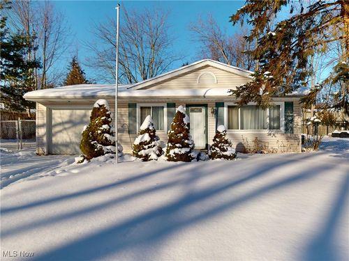 7561 Lake Rd, Madison, OH, 44057-1660 | Card Image