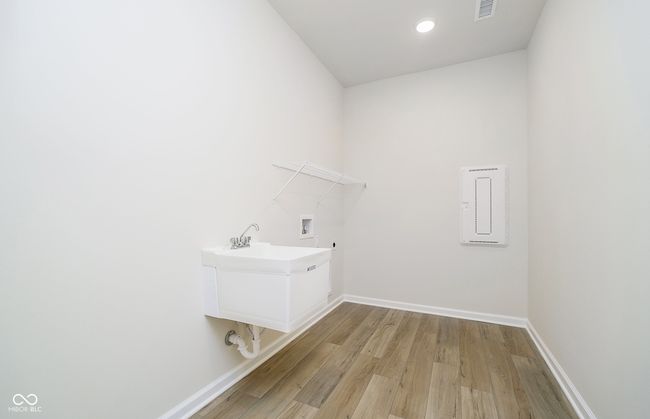 Laundry Room | Image 22