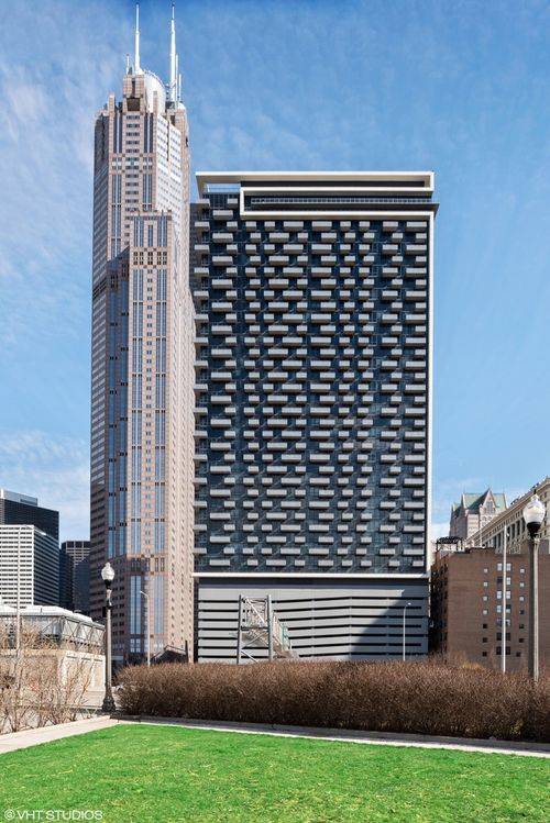 4307-235 W Van Buren St, Chicago, IL, 60607-3946 | Card Image