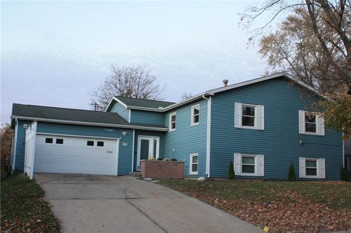 318 E Christine Dr, Decatur, IL, 62526-2311 | Card Image