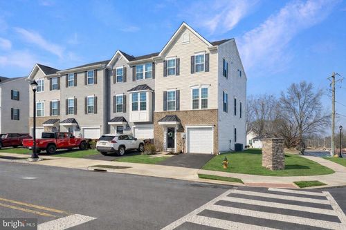 172 Station Dr, DUBLIN, PA, 18917-1402 | Card Image