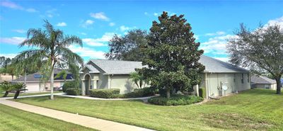 13023 Colonnade Circle, House other with 4 bedrooms, 3 bathrooms and null parking in CLERMONT FL | Image 2