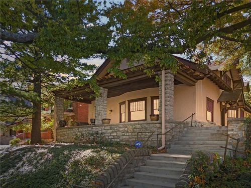 3800 Genessee St, Kansas City, MO, 64111-3924 | Card Image