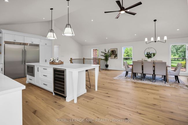 2021 Victoria Ave, Home with 5 bedrooms, 4 bathrooms and 50 parking in Pelham ON | Image 24