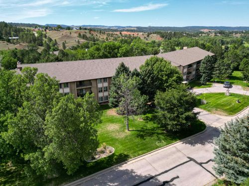 3952 Fairway Hills Dr, rapid city, SD, 57702-5315 | Card Image