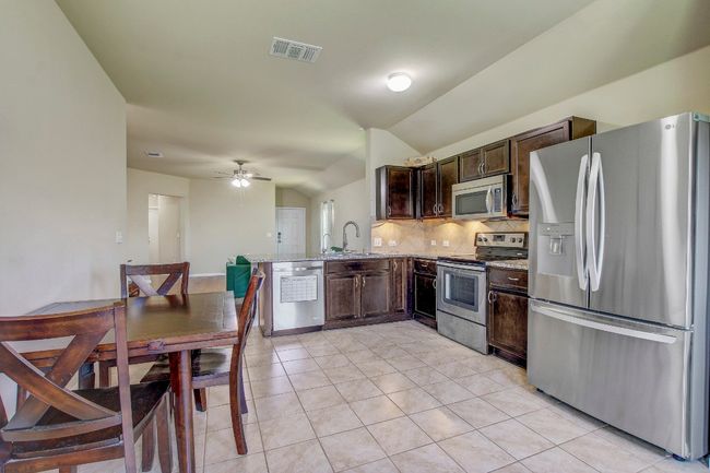 400 Pinnacle Dr, House other with 3 bedrooms, 2 bathrooms and 4 parking in Georgetown TX | Image 14