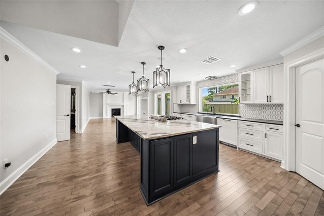 17511 Cassina Dr, House other with 4 bedrooms, 3 bathrooms and 2 parking in Spring TX | Image 6