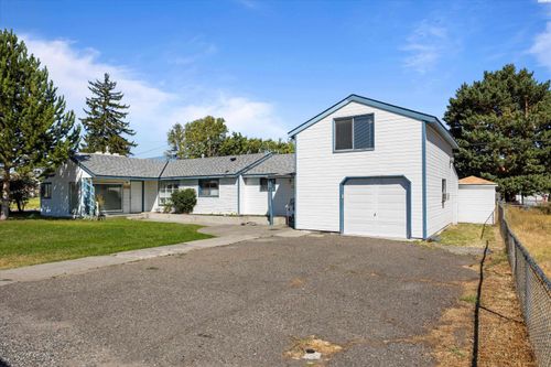 303 E 8th Ave, Kennewick, WA, 99336-5729 | Card Image