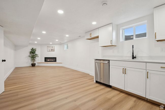 1211 400, House other with 6 bedrooms, 2 bathrooms and 6 parking in Provo UT | Image 21