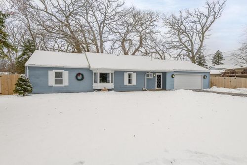 W5322 Bechaud Beach Drive, Fond Du Lac, WI, 54935 | Card Image