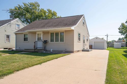 321 9th Street, MENASHA, WI, 54952 | Card Image
