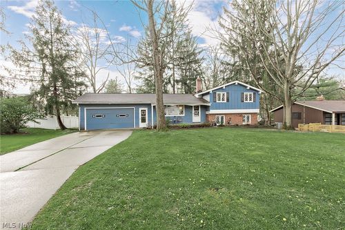 2526 Harris Rd, Broadview Heights, OH, 44147-2639 | Card Image