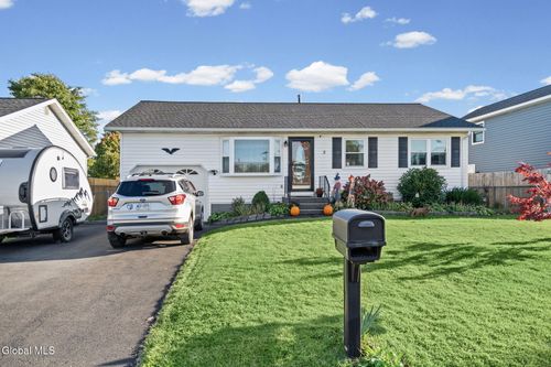 5 Ballina St, Troy, NY, 12180-6103 | Card Image