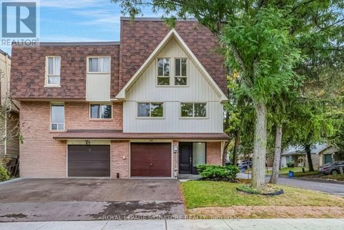 6-67 Poplar Cres, Aurora, ON, L4G3M4 | Card Image