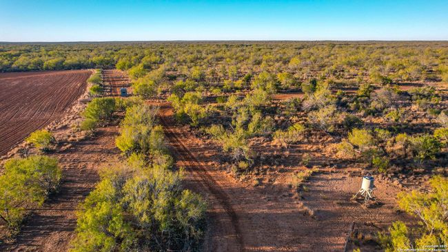 9239 Fm 133, Home with 7 bedrooms, 7 bathrooms and null parking in Cotulla TX | Image 69