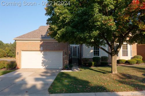 1260 Churchill Circle, Rochester, MI, 48307 | Card Image