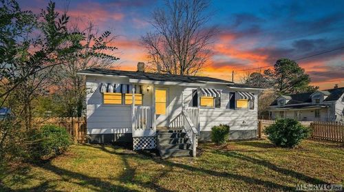 208 Person St, Oxford, NC, 27565-3730 | Card Image