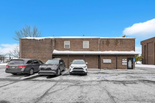 37 E Wilson Bridge Rd, Worthington, OH, 43085-2354 | Card Image