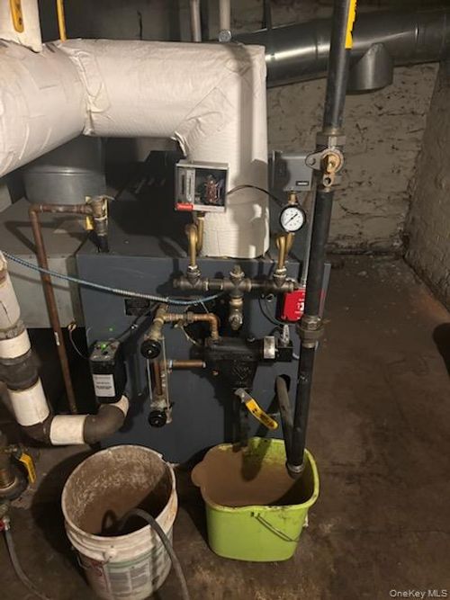 315 W 18th St, New York, NY, 10011-4402 | Card Image