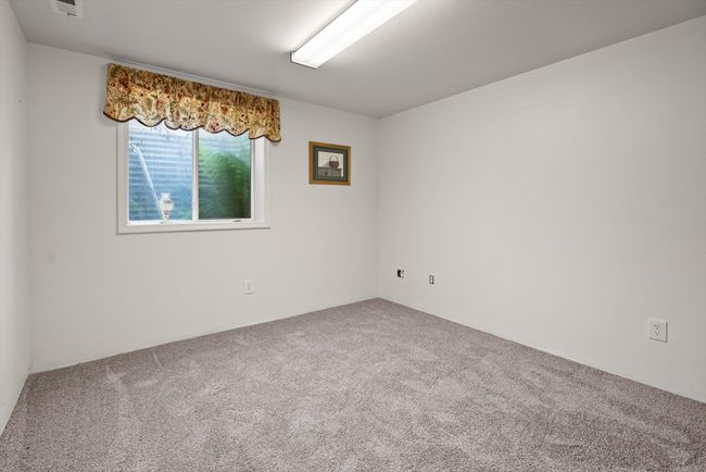 View of carpeted empty room | Image 32