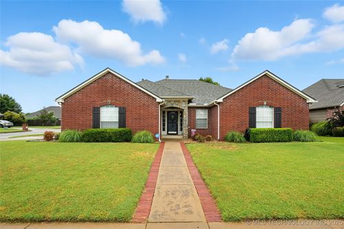 1027 W 118th St S, Jenks, OK, 74037-5037 | Card Image