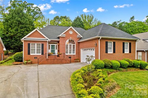 943 Argyle Ct, Statesville, NC, 28677-3564 | Card Image