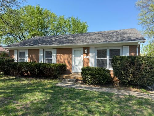 909 Gregory Way, Lexington, KY, 40514-1007 | Card Image