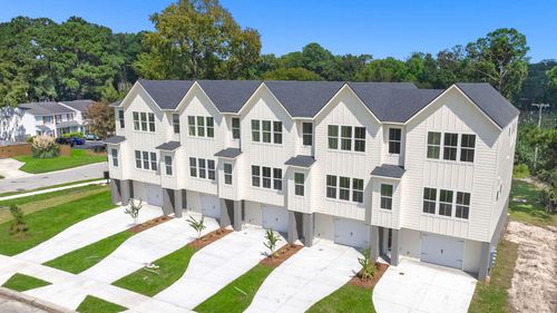 1600 Lauda Dr, Mount Pleasant, SC, 29464-9775 | Card Image