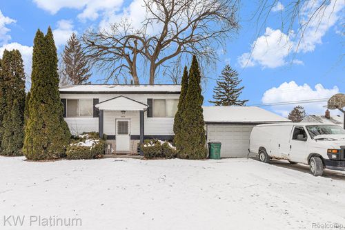 39721 Camp St, Harrison Township, MI, 48045-1719 | Card Image