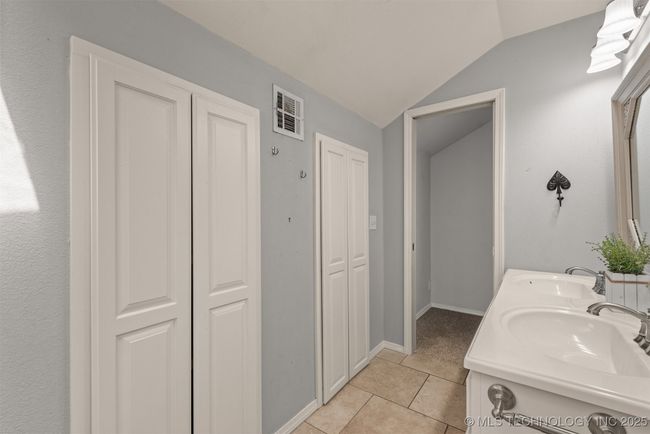 9528 S 93 Rd East Ave, House other with 5 bedrooms, 3 bathrooms and null parking in Tulsa OK | Image 56