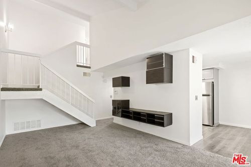 24817 Sand Wedge Ln, Valencia, CA, 91355-2313 | Card Image