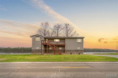 1315 W Main St, Grafton, IL, 62037-1156 | Card Image