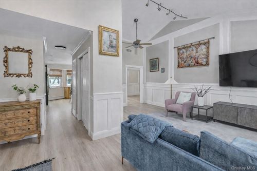 28 Pagnotta Dr, Port Jefferson Station, NY, 11776-4453 | Card Image