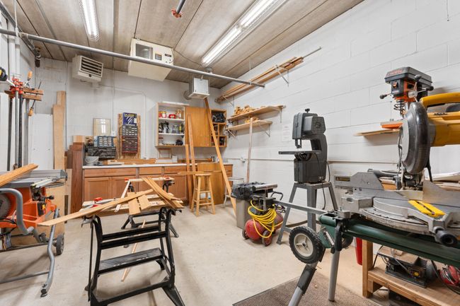Wood shop | Image 28