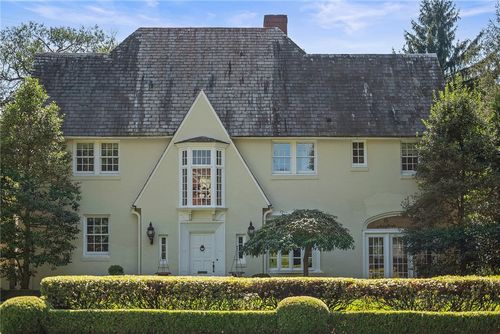 201 Creek Dr, Edgeworth, PA, 15143-1112 | Card Image