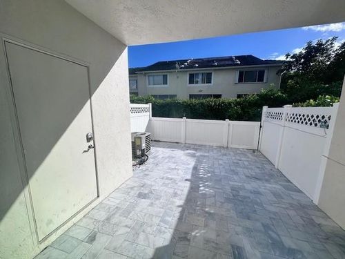 9874-9874 Nw 57th Mnr, Coral Springs, FL, 33076-2825 | Card Image