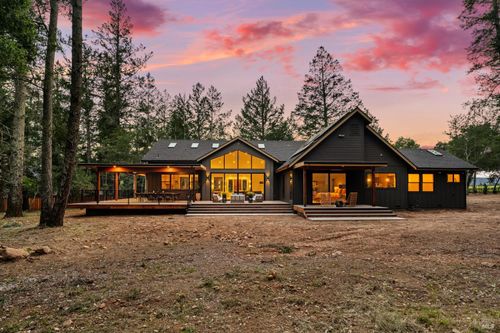 554 Shady Acres Ln, Santa Rosa, CA, 95409-6548 | Card Image