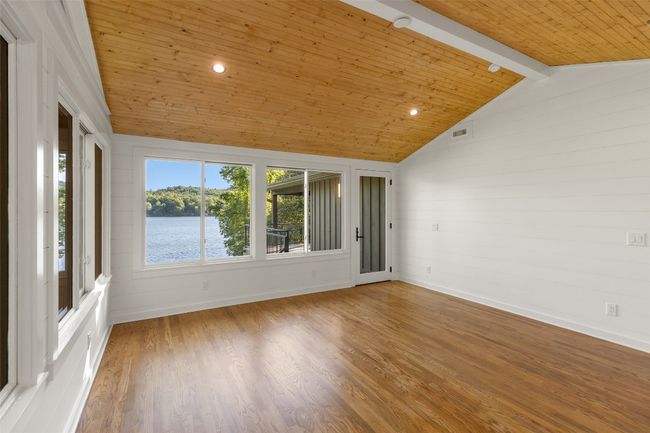 Look to lake from sunroom | Image 12