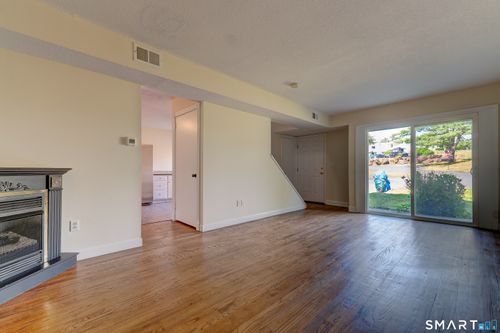 k-4 Birch Ln, East Haven, CT, 06513-1911 | Card Image