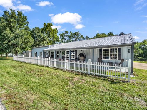 599 Old Henrietta Rd, Forest City, NC, 28043-8755 | Card Image